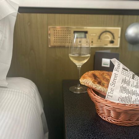 Hotel Gardenia Fiera Cermenate Bagian luar foto