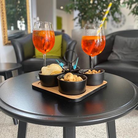 Hotel Gardenia Fiera Cermenate Bagian luar foto